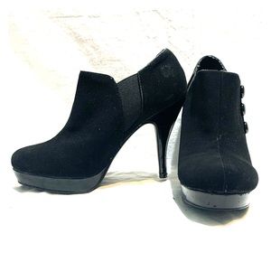 Heeled booties